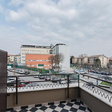 Pavia Tower - By Host4Uアパートメント エクステリア 写真